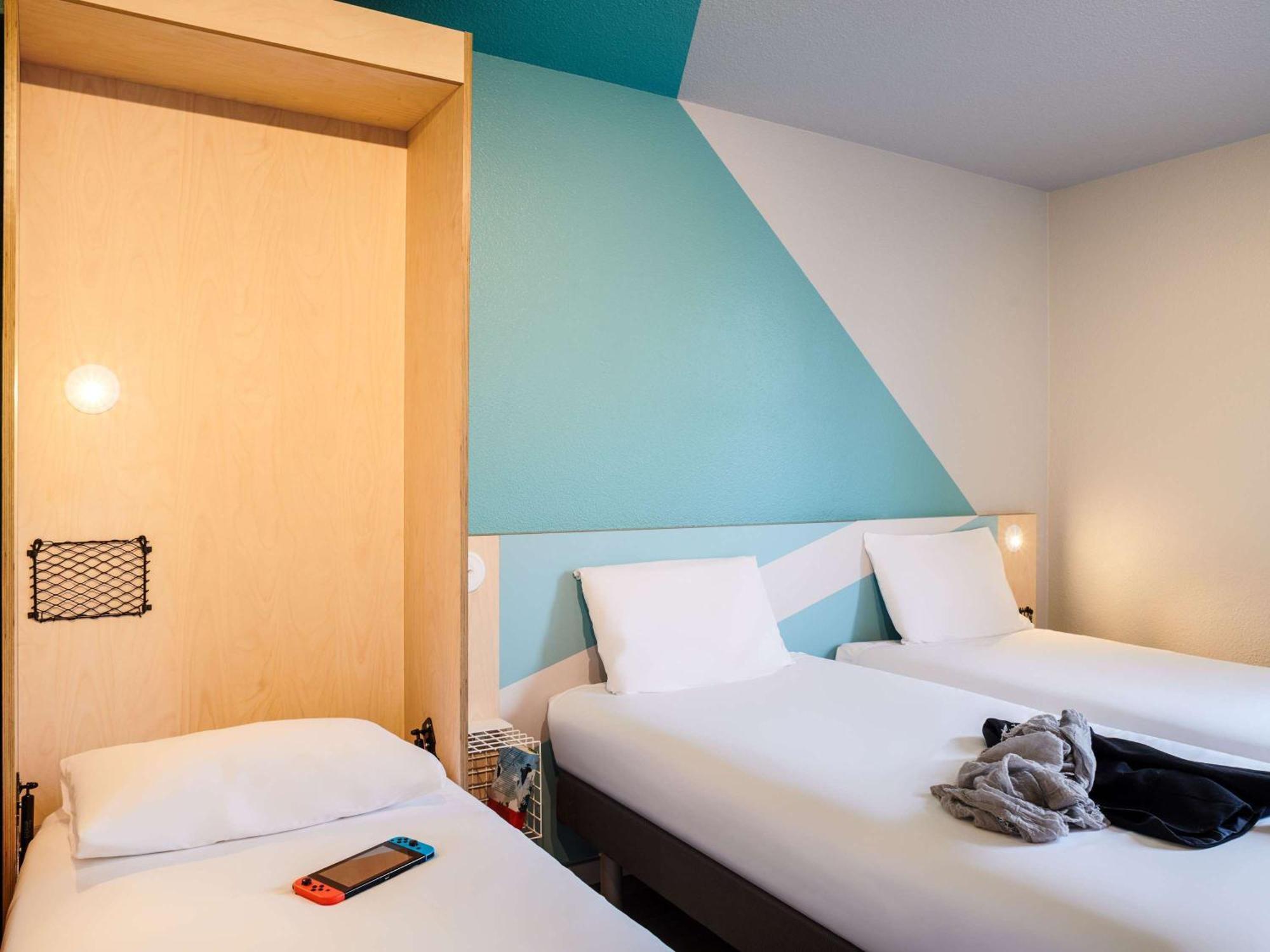 Hotel Ibis Budget Nantes Ouest Atlantis Couëron Exterior foto